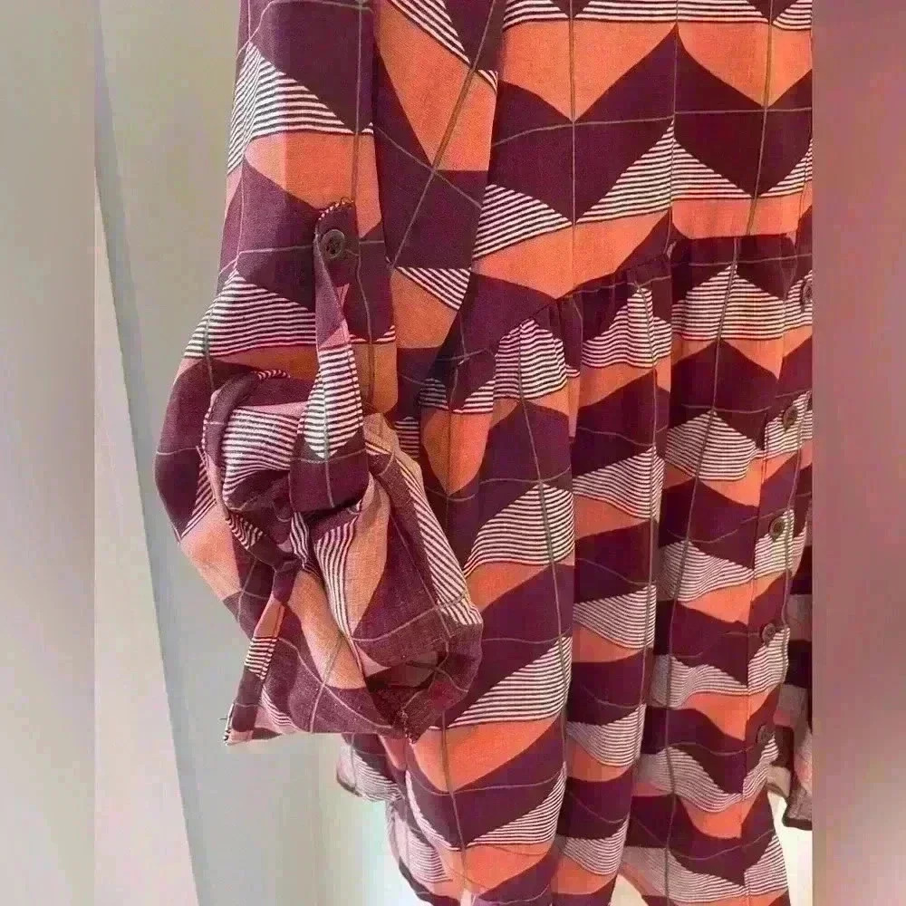 Entro Blouse Size Small Flowy Button Up Longer Blouse - Picture 7 of 10